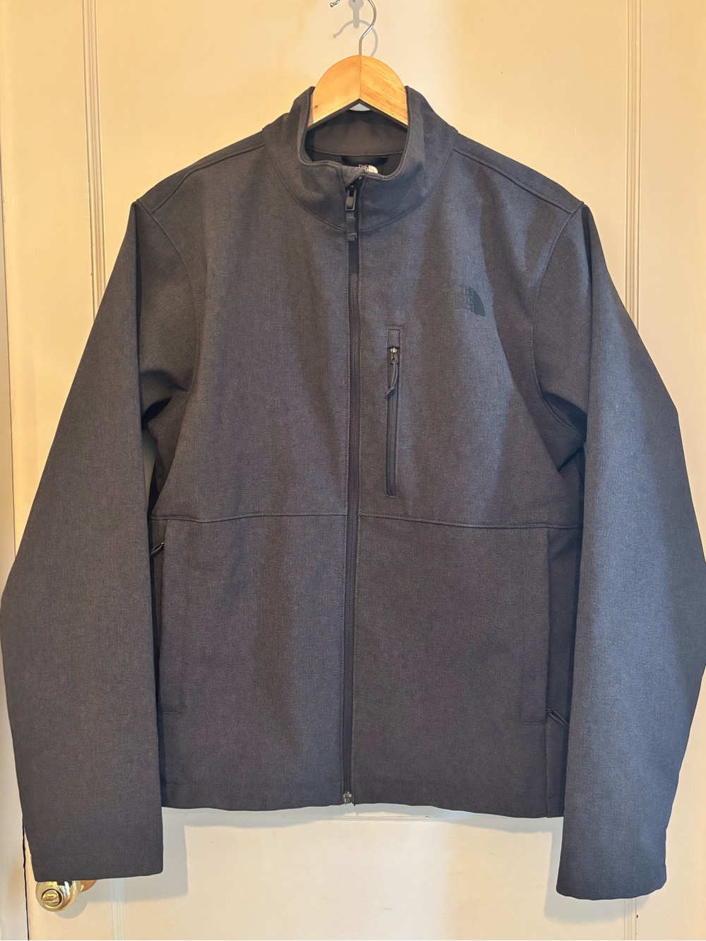 The North Face Men's Dark Gray Lightweight Softshell Jacket